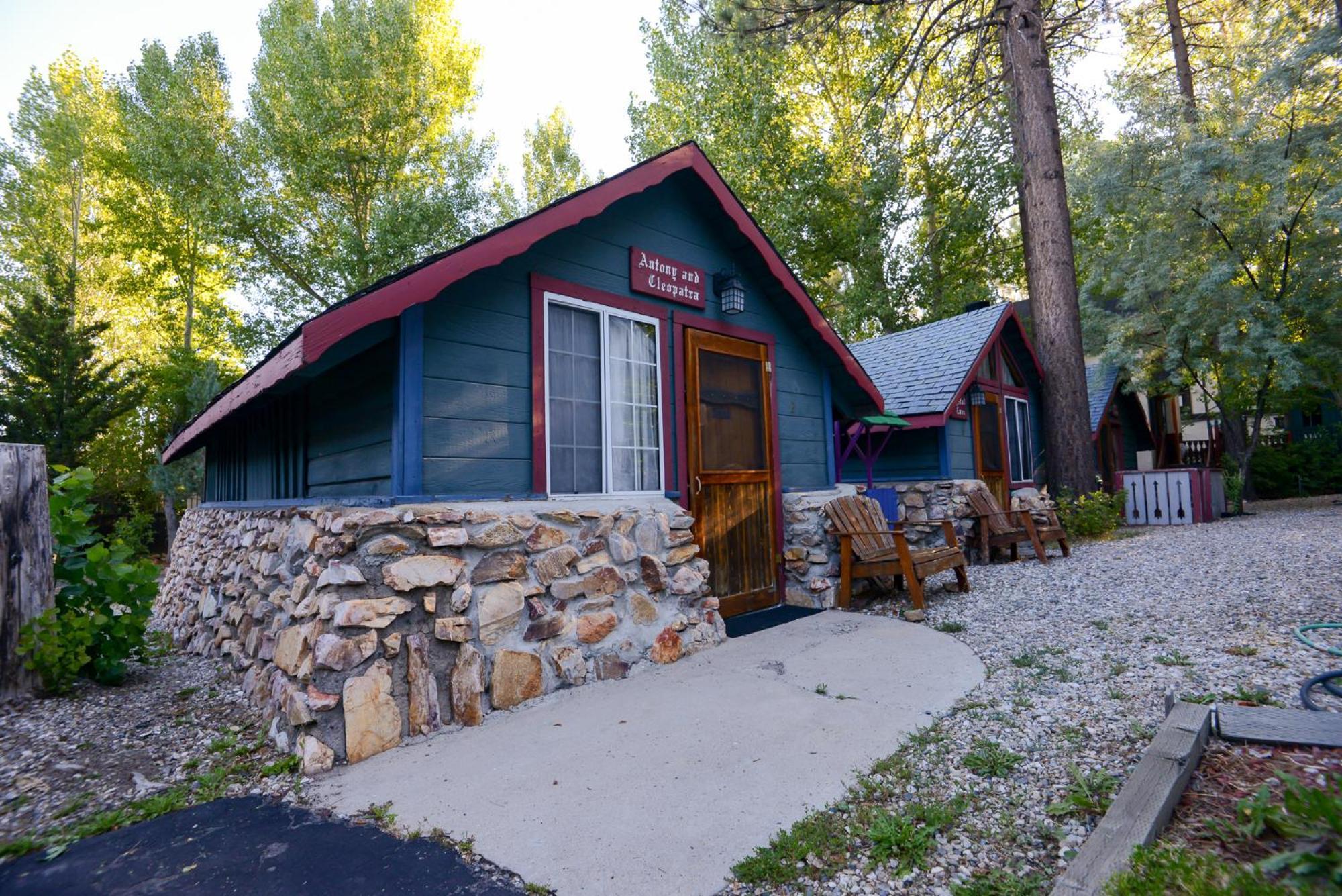Castle Wood Theme Cottages- Couples Only Big Bear Lake Kültér fotó